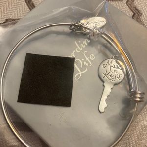 NWT: Sterling "Extraordinary Life" MUSIC IS KEY charm bracelet! Never opened!